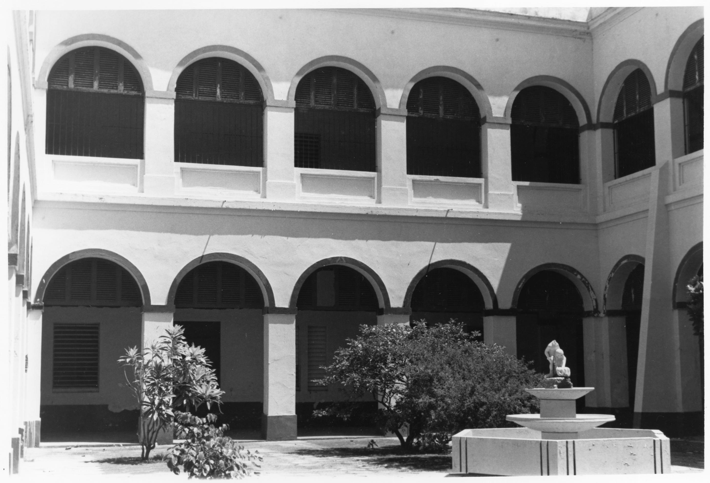 Colegio de las Madres del Sagrado Corazón - 85002908